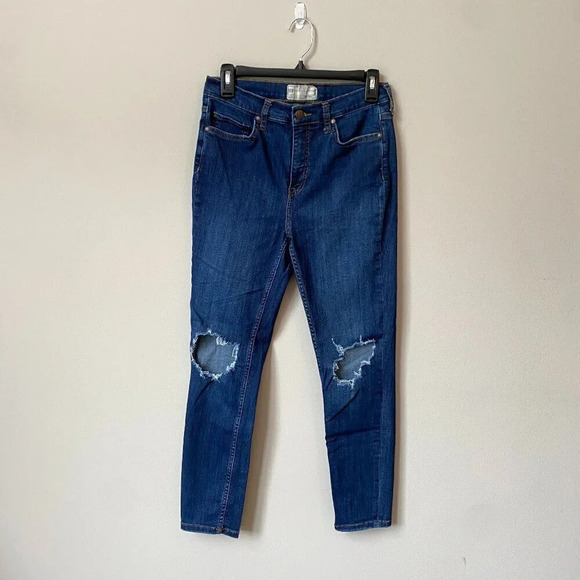 Free People Womens Size 29 Mid-Rise Distressed Dark Wash Skinny Denim Blue Jeans - Picture 1 of 16